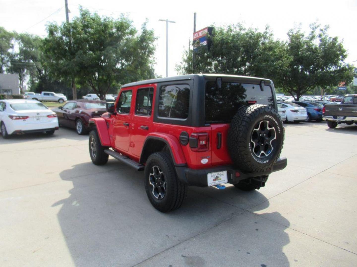2022 RED JEEP WRANGLER UNLIMI RUBICON 4XE (1C4JJXR63NW) with an 2.0L engine, Automatic transmission, located at 908 SE 14th Street, Des Moines, IA, 50317, (515) 281-0330, 41.580303, -93.597046 - Photo#6