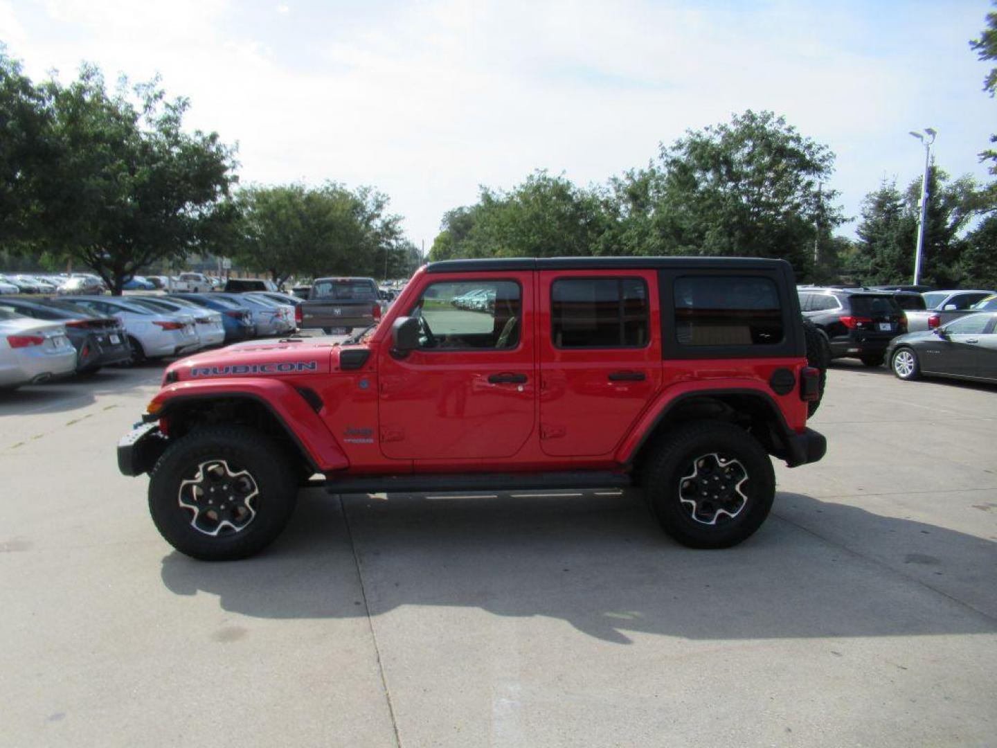 2022 RED JEEP WRANGLER UNLIMI RUBICON 4XE (1C4JJXR63NW) with an 2.0L engine, Automatic transmission, located at 908 SE 14th Street, Des Moines, IA, 50317, (515) 281-0330, 41.580303, -93.597046 - Photo#7