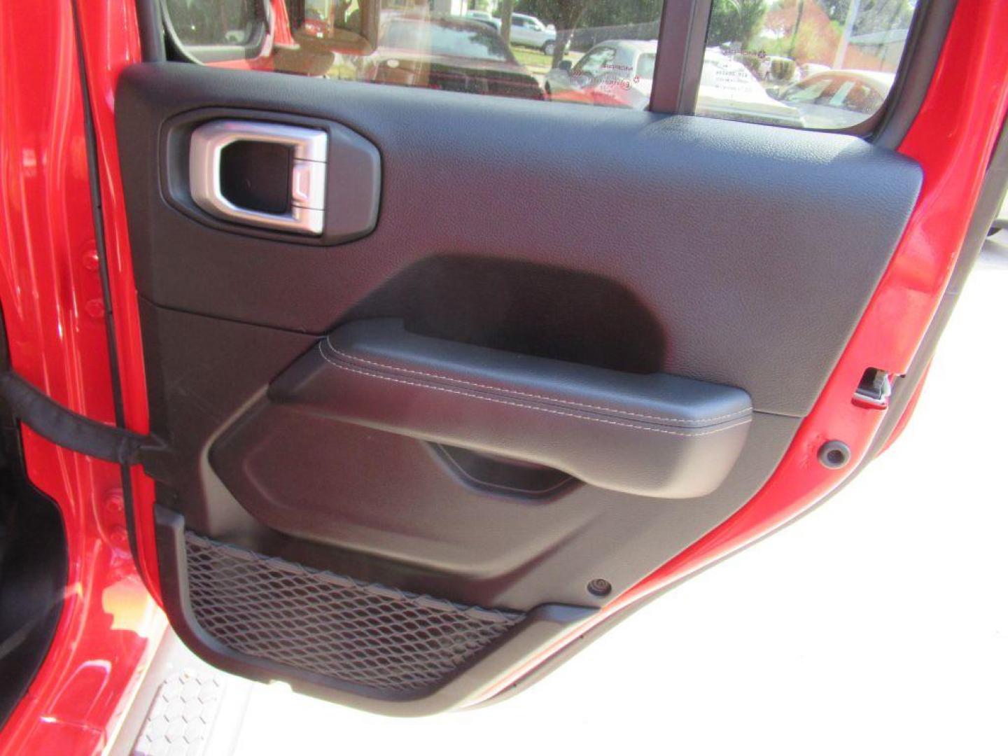 2022 RED JEEP WRANGLER UNLIMI RUBICON 4XE (1C4JJXR63NW) with an 2.0L engine, Automatic transmission, located at 908 SE 14th Street, Des Moines, IA, 50317, (515) 281-0330, 41.580303, -93.597046 - Photo#11