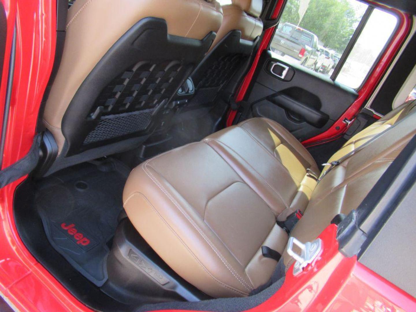 2022 RED JEEP WRANGLER UNLIMI RUBICON 4XE (1C4JJXR63NW) with an 2.0L engine, Automatic transmission, located at 908 SE 14th Street, Des Moines, IA, 50317, (515) 281-0330, 41.580303, -93.597046 - Photo#15
