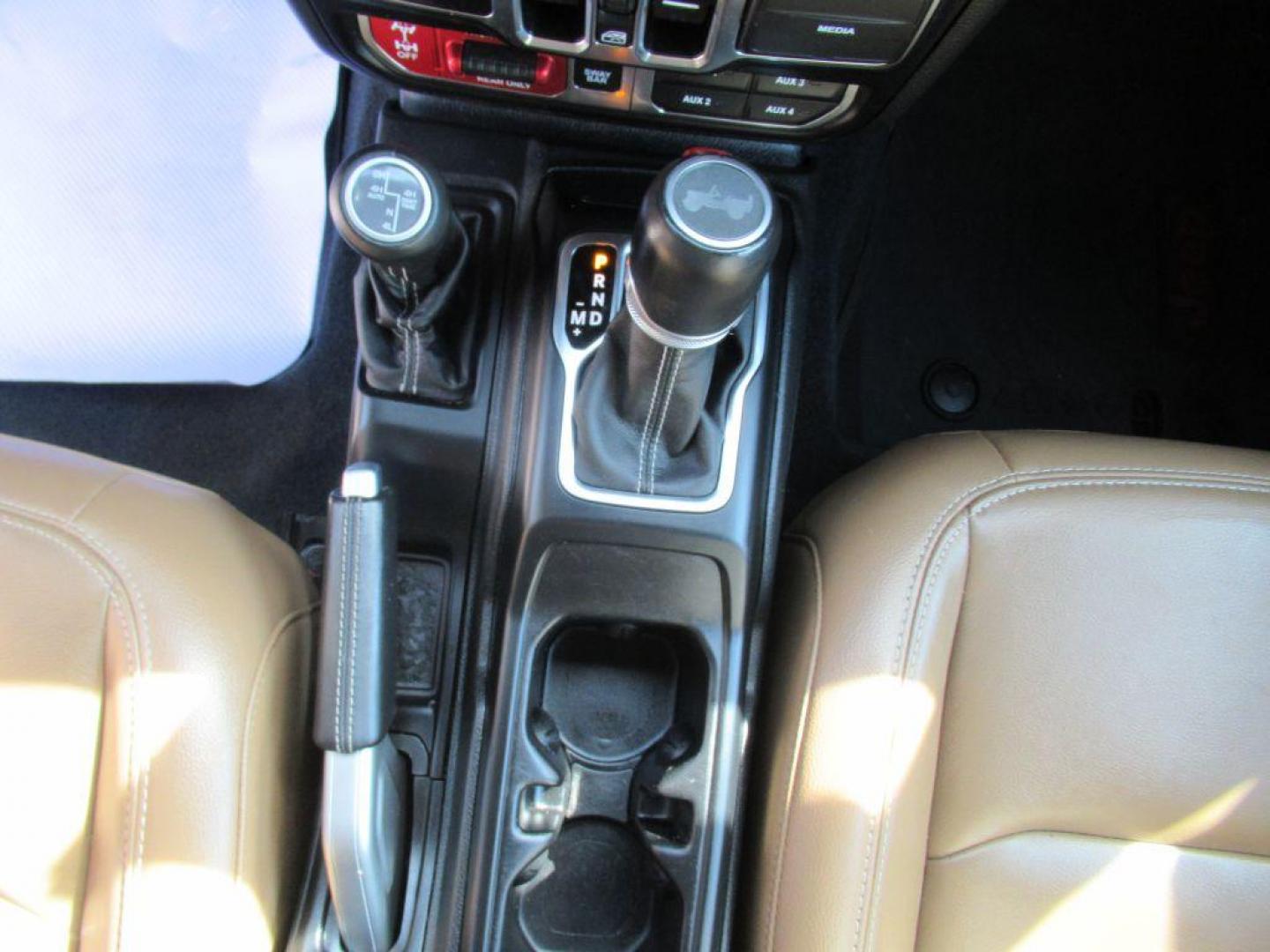 2022 RED JEEP WRANGLER UNLIMI RUBICON 4XE (1C4JJXR63NW) with an 2.0L engine, Automatic transmission, located at 908 SE 14th Street, Des Moines, IA, 50317, (515) 281-0330, 41.580303, -93.597046 - Photo#19