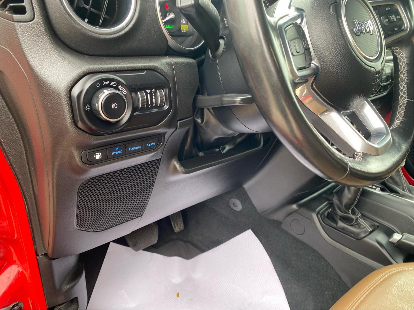 2022 RED JEEP WRANGLER UNLIMI RUBICON 4XE (1C4JJXR63NW) with an 2.0L engine, Automatic transmission, located at 908 SE 14th Street, Des Moines, IA, 50317, (515) 281-0330, 41.580303, -93.597046 - Photo#17