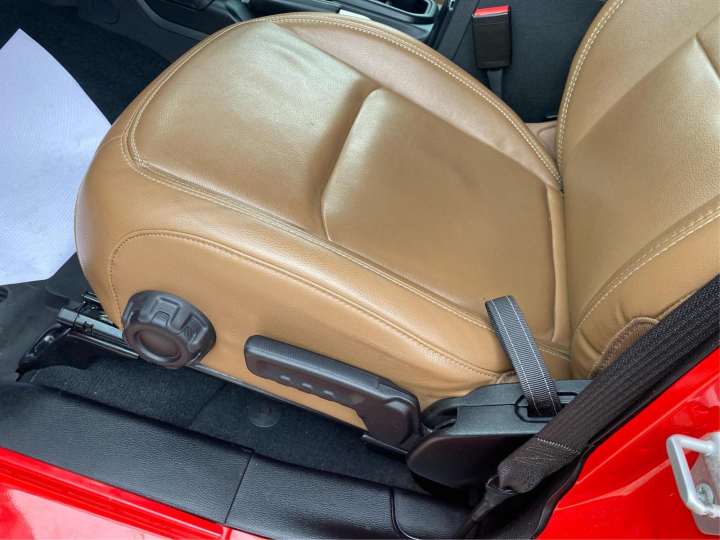 2022 RED JEEP WRANGLER UNLIMI RUBICON 4XE (1C4JJXR63NW) with an 2.0L engine, Automatic transmission, located at 908 SE 14th Street, Des Moines, IA, 50317, (515) 281-0330, 41.580303, -93.597046 - Photo#18