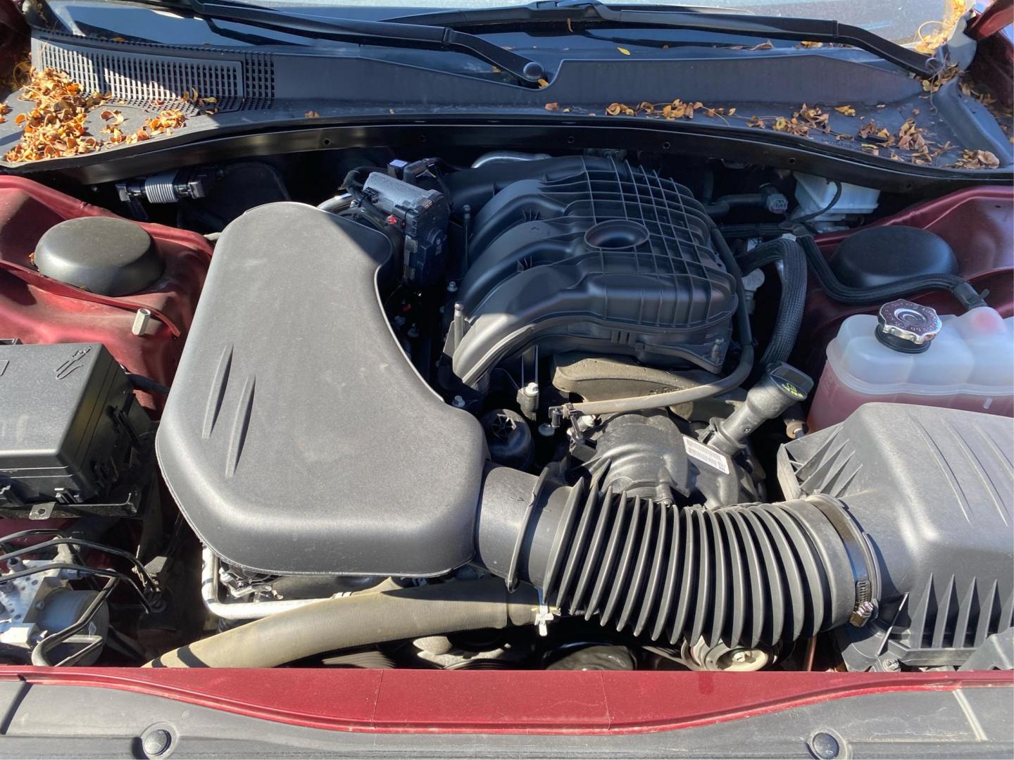 2023 RED CHRYSLER 300 S (2C3CCABG5PH) with an 3.6L engine, Automatic transmission, located at 908 SE 14th Street, Des Moines, IA, 50317, (515) 281-0330, 41.580303, -93.597046 - Photo#10