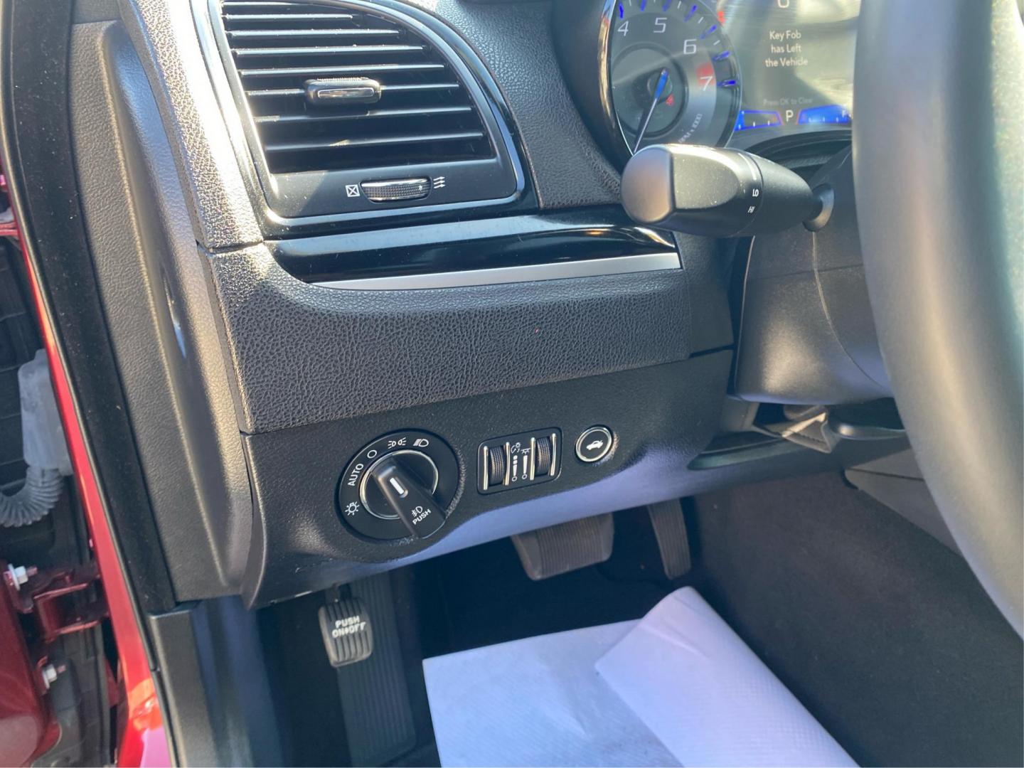 2023 RED CHRYSLER 300 S (2C3CCABG5PH) with an 3.6L engine, Automatic transmission, located at 908 SE 14th Street, Des Moines, IA, 50317, (515) 281-0330, 41.580303, -93.597046 - Photo#17