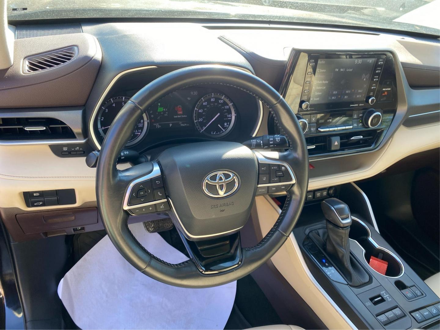 2021 BLACK TOYOTA HIGHLANDER XLE (5TDHZRBH1MS) with an 3.5L engine, Automatic transmission, located at 908 SE 14th Street, Des Moines, IA, 50317, (515) 281-0330, 41.580303, -93.597046 - Photo#15