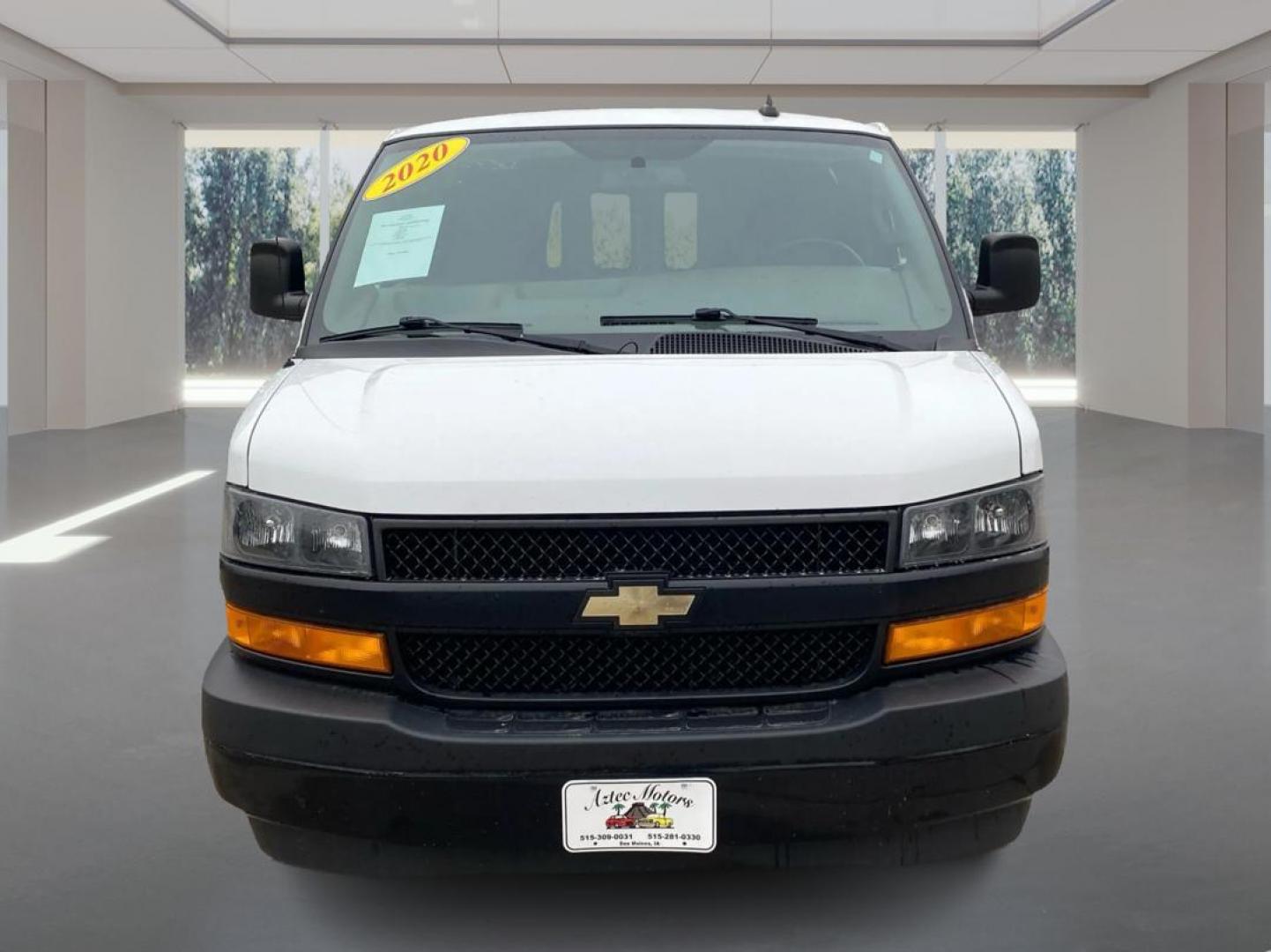 2020 WHITE CHEVROLET EXPRESS G2500 (1GCWGBFG6L1) with an 6.0L engine, Automatic transmission, located at 908 SE 14th Street, Des Moines, IA, 50317, (515) 281-0330, 41.580303, -93.597046 - Photo#6