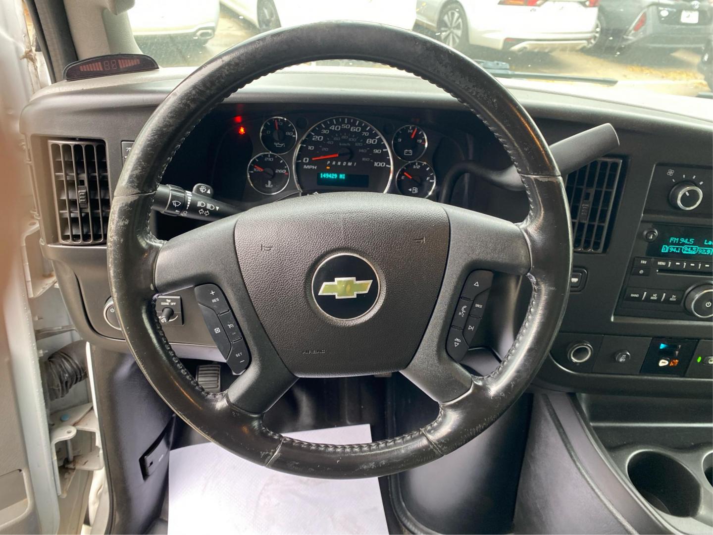 2020 WHITE CHEVROLET EXPRESS G2500 (1GCWGBFG6L1) with an 6.0L engine, Automatic transmission, located at 908 SE 14th Street, Des Moines, IA, 50317, (515) 281-0330, 41.580303, -93.597046 - Photo#13