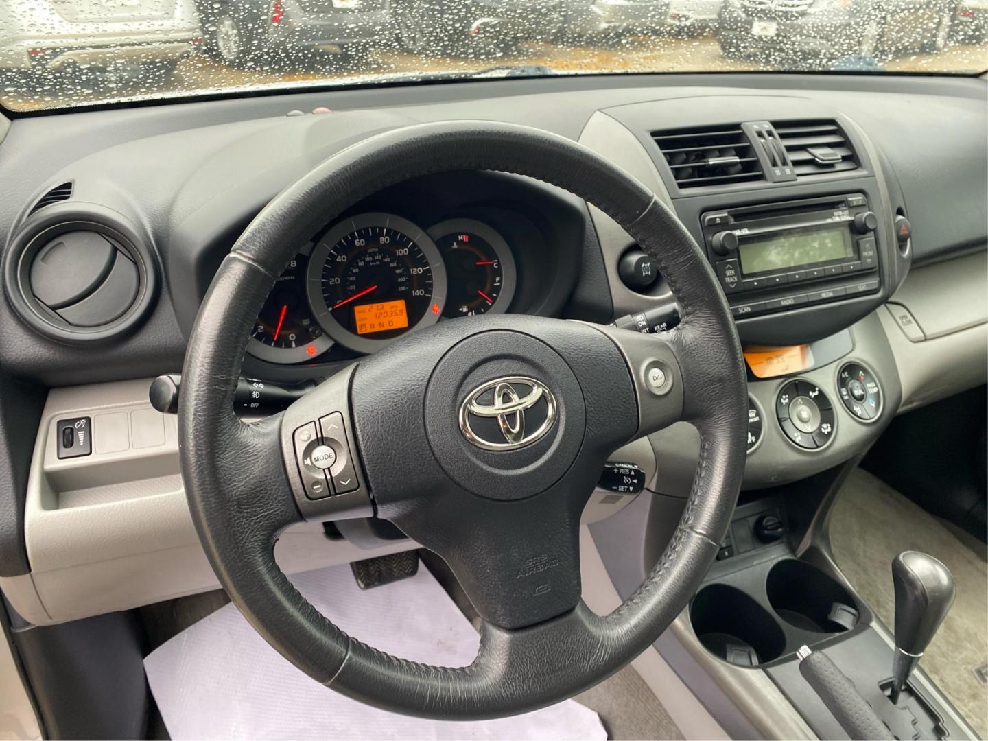 2012 SILVER TOYOTA RAV4 LIMITED (2T3DF4DV4CW) with an 2.5L engine, Automatic transmission, located at 908 SE 14th Street, Des Moines, IA, 50317, (515) 281-0330, 41.580303, -93.597046 - Photo#16