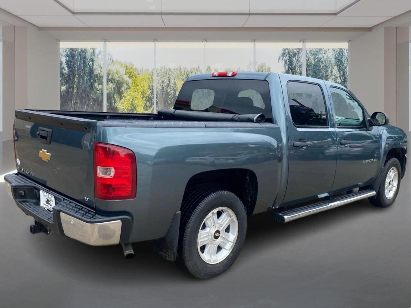 2012 TEAL CHEVROLET SILVERADO 1500 LT (3GCPKSE73CG) with an 5.3L engine, Automatic transmission, located at 908 SE 14th Street, Des Moines, IA, 50317, (515) 281-0330, 41.580303, -93.597046 - Photo#2