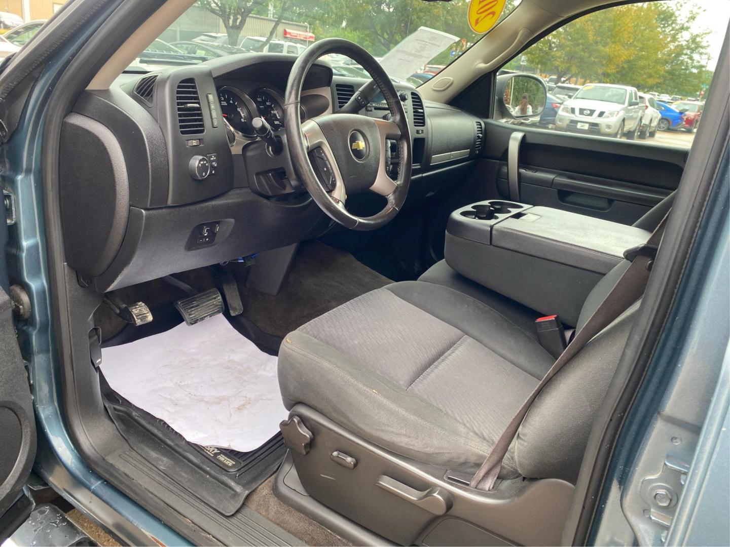 2012 TEAL CHEVROLET SILVERADO 1500 LT (3GCPKSE73CG) with an 5.3L engine, Automatic transmission, located at 908 SE 14th Street, Des Moines, IA, 50317, (515) 281-0330, 41.580303, -93.597046 - Photo#8