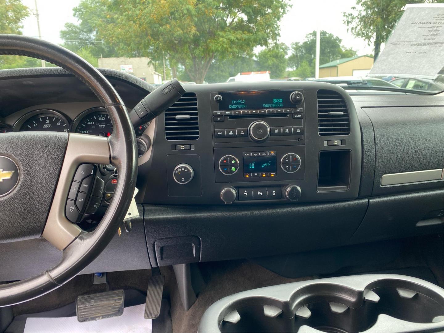 2012 TEAL CHEVROLET SILVERADO 1500 LT (3GCPKSE73CG) with an 5.3L engine, Automatic transmission, located at 908 SE 14th Street, Des Moines, IA, 50317, (515) 281-0330, 41.580303, -93.597046 - Photo#12