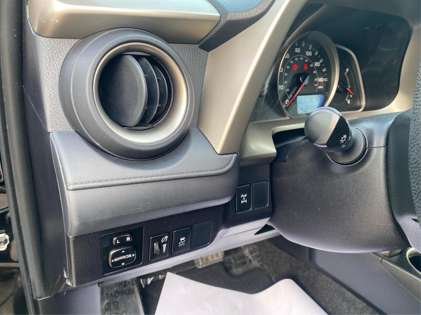 2015 BLACK TOYOTA RAV4 LE (2T3BFREV4FW) with an 2.5L engine, Automatic transmission, located at 908 SE 14th Street, Des Moines, IA, 50317, (515) 281-0330, 41.580303, -93.597046 - Photo#17