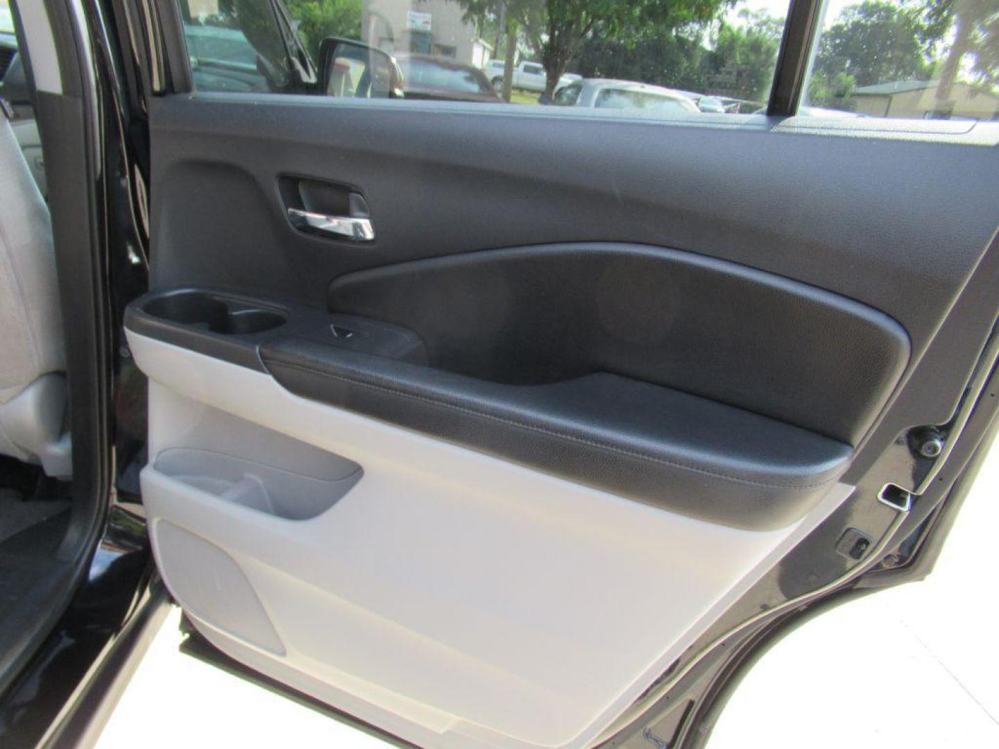 2016 BLACK HONDA PILOT EX (5FNYF6H3XGB) with an 3.5L engine, Automatic transmission, located at 908 SE 14th Street, Des Moines, IA, 50317, (515) 281-0330, 41.580303, -93.597046 - Photo#11