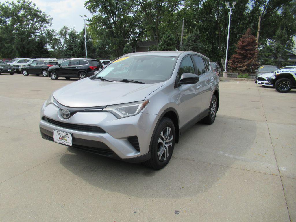 photo of 2017 TOYOTA RAV4 LE