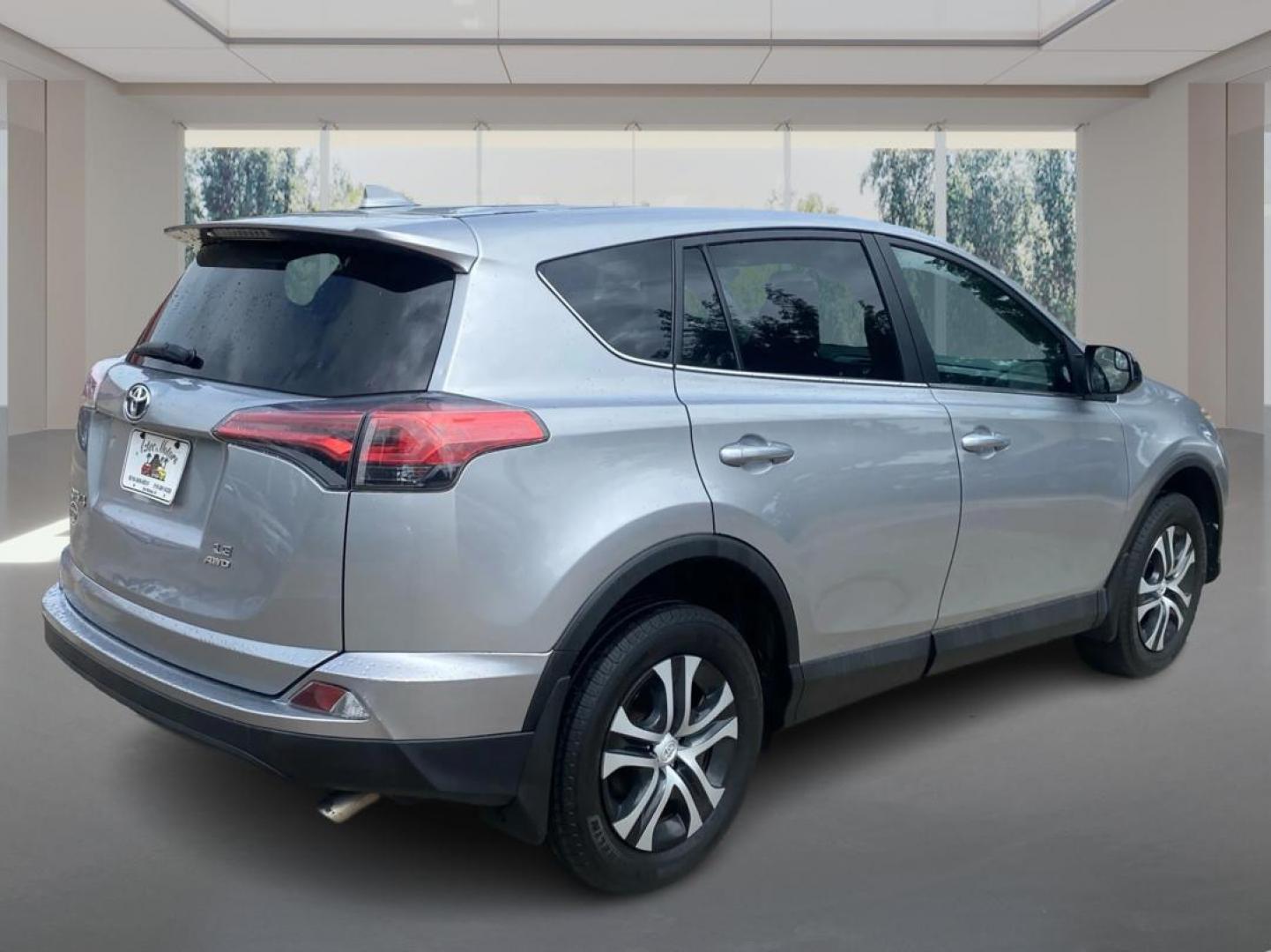 2017 SILVER TOYOTA RAV4 LE (2T3BFREV5HW) with an 2.5L engine, Automatic transmission, located at 908 SE 14th Street, Des Moines, IA, 50317, (515) 281-0330, 41.580303, -93.597046 - Photo#2