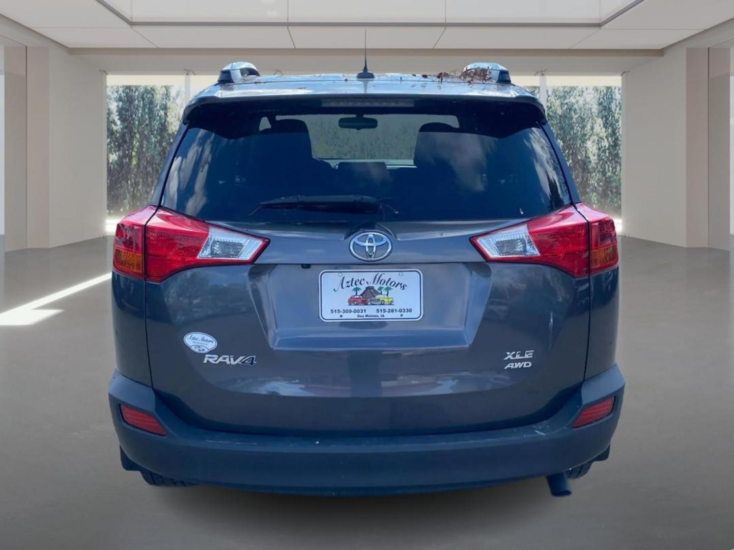 2015 GRAY TOYOTA RAV4 XLE (JTMRFREV3FJ) with an 2.5L engine, Automatic transmission, located at 908 SE 14th Street, Des Moines, IA, 50317, (515) 281-0330, 41.580303, -93.597046 - Photo#3