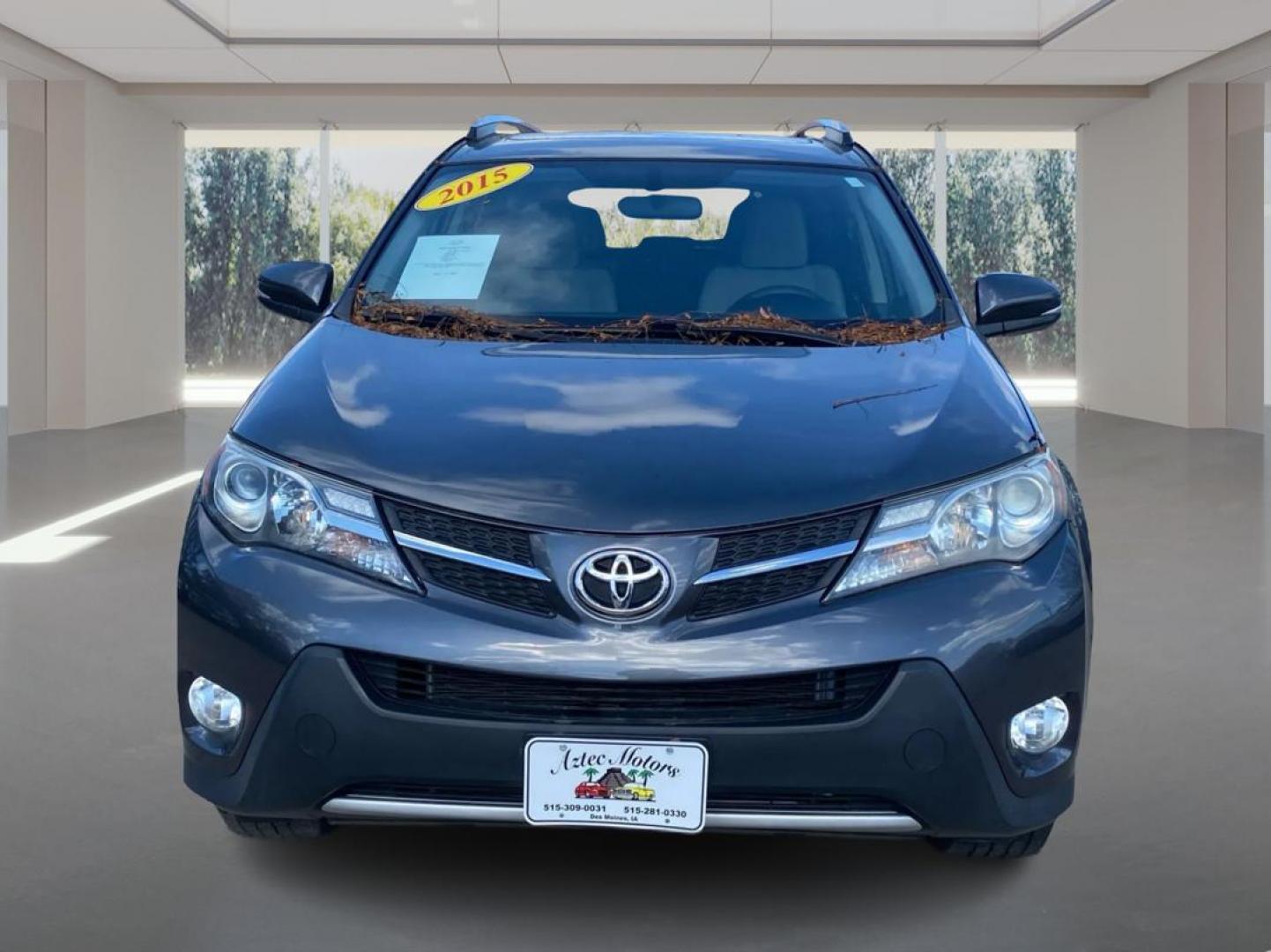 2015 GRAY TOYOTA RAV4 XLE (JTMRFREV3FJ) with an 2.5L engine, Automatic transmission, located at 908 SE 14th Street, Des Moines, IA, 50317, (515) 281-0330, 41.580303, -93.597046 - Photo#6