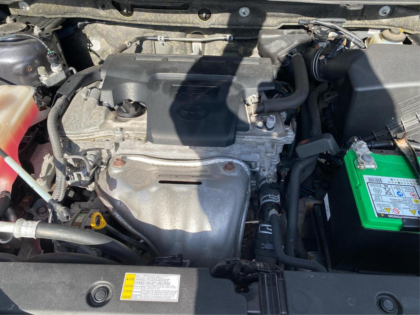 2015 GRAY TOYOTA RAV4 XLE (JTMRFREV3FJ) with an 2.5L engine, Automatic transmission, located at 908 SE 14th Street, Des Moines, IA, 50317, (515) 281-0330, 41.580303, -93.597046 - Photo#10