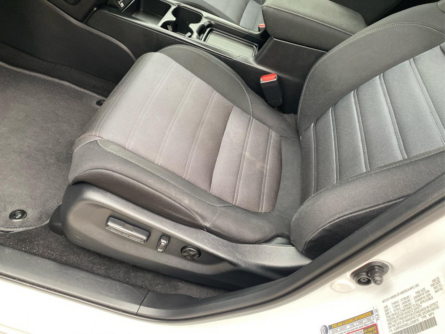 2020 WHITE HONDA CR-V EX (5J6RW2H55LL) with an 1.5L engine, Continuously Variable transmission, located at 908 SE 14th Street, Des Moines, IA, 50317, (515) 281-0330, 41.580303, -93.597046 - Photo#18