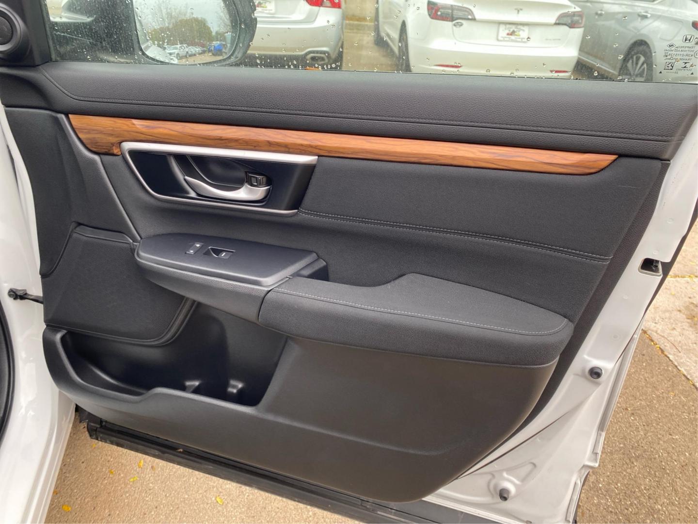 2020 WHITE HONDA CR-V EX (5J6RW2H55LL) with an 1.5L engine, Continuously Variable transmission, located at 908 SE 14th Street, Des Moines, IA, 50317, (515) 281-0330, 41.580303, -93.597046 - Photo#20