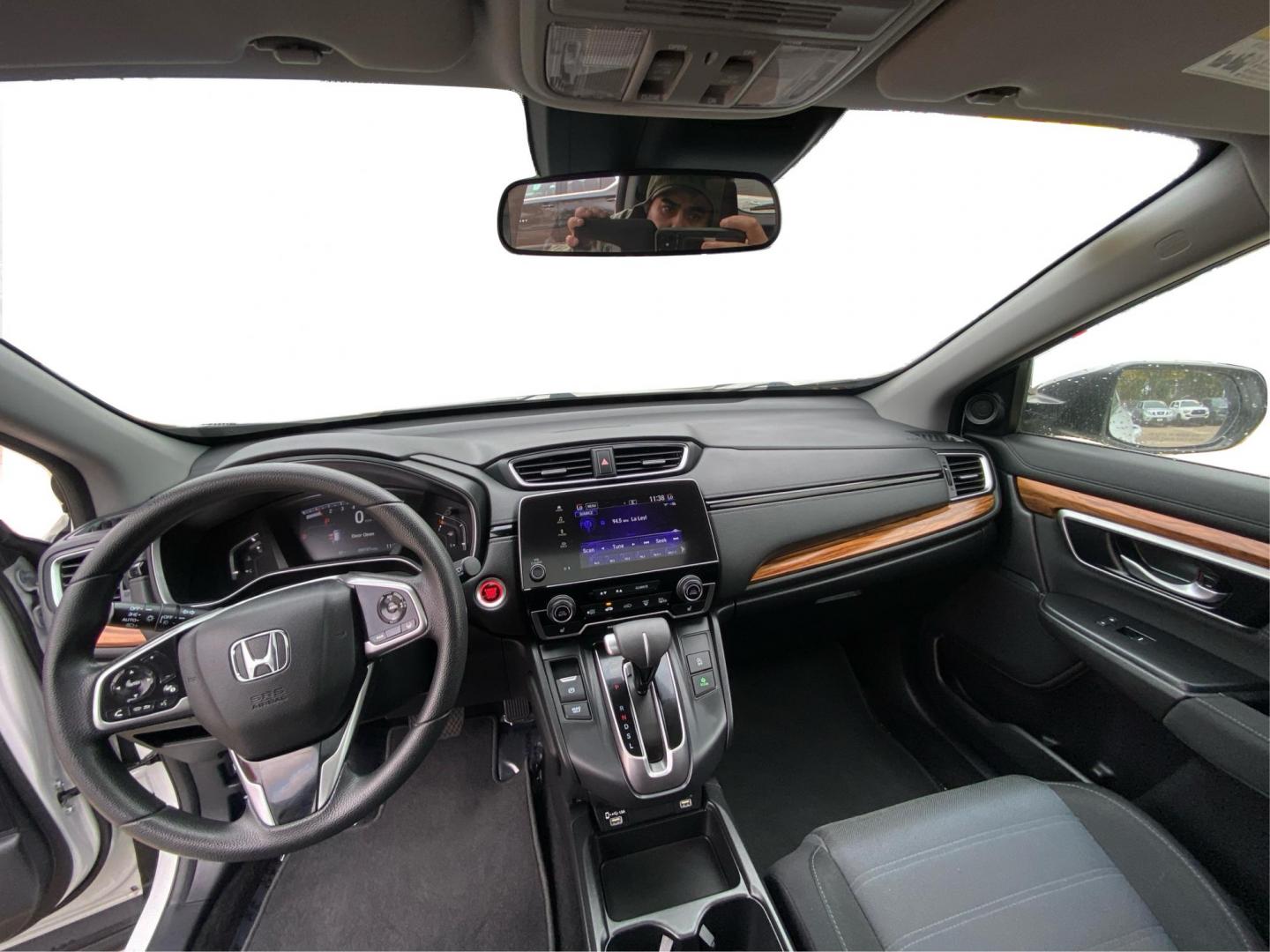 2020 WHITE HONDA CR-V EX (5J6RW2H55LL) with an 1.5L engine, Continuously Variable transmission, located at 908 SE 14th Street, Des Moines, IA, 50317, (515) 281-0330, 41.580303, -93.597046 - Photo#22