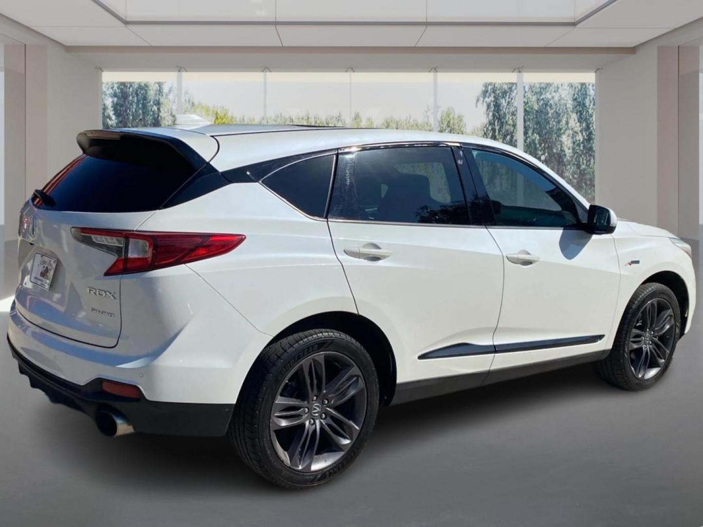 2019 WHITE ACURA RDX A-SPEC (5J8TC2H67KL) with an 2.0L engine, Automatic transmission, located at 908 SE 14th Street, Des Moines, IA, 50317, (515) 281-0330, 41.580303, -93.597046 - Photo#2
