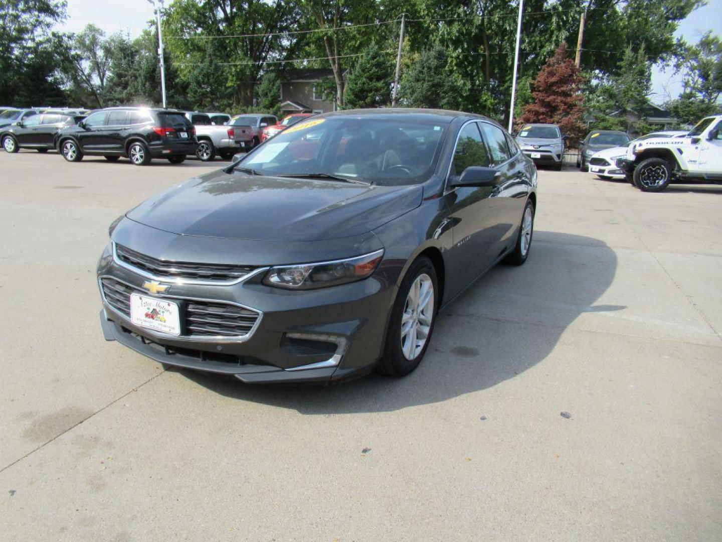 2016 GRAY CHEVROLET MALIBU LT (1G1ZE5ST4GF) with an 1.5L engine, Automatic transmission, located at 908 SE 14th Street, Des Moines, IA, 50317, (515) 281-0330, 41.580303, -93.597046 - Photo#0