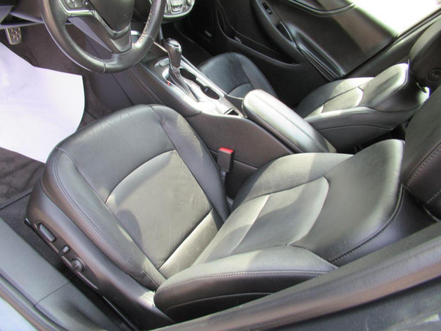 2016 GRAY CHEVROLET MALIBU LT (1G1ZE5ST4GF) with an 1.5L engine, Automatic transmission, located at 908 SE 14th Street, Des Moines, IA, 50317, (515) 281-0330, 41.580303, -93.597046 - Photo#16