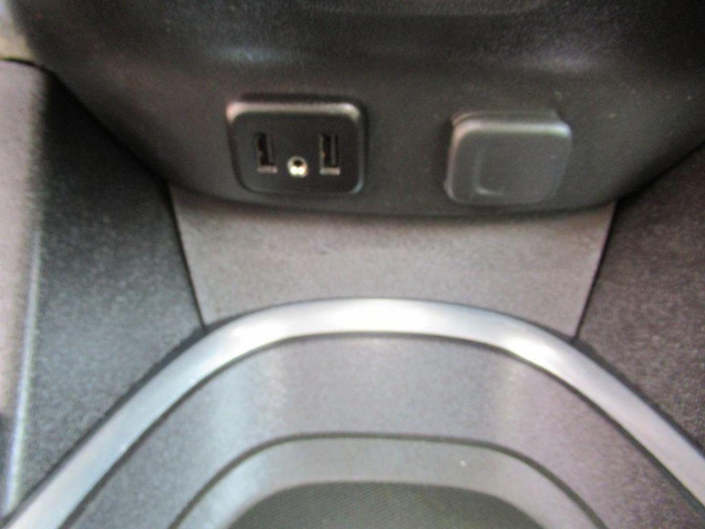 2016 GRAY CHEVROLET MALIBU LT (1G1ZE5ST4GF) with an 1.5L engine, Automatic transmission, located at 908 SE 14th Street, Des Moines, IA, 50317, (515) 281-0330, 41.580303, -93.597046 - Photo#21