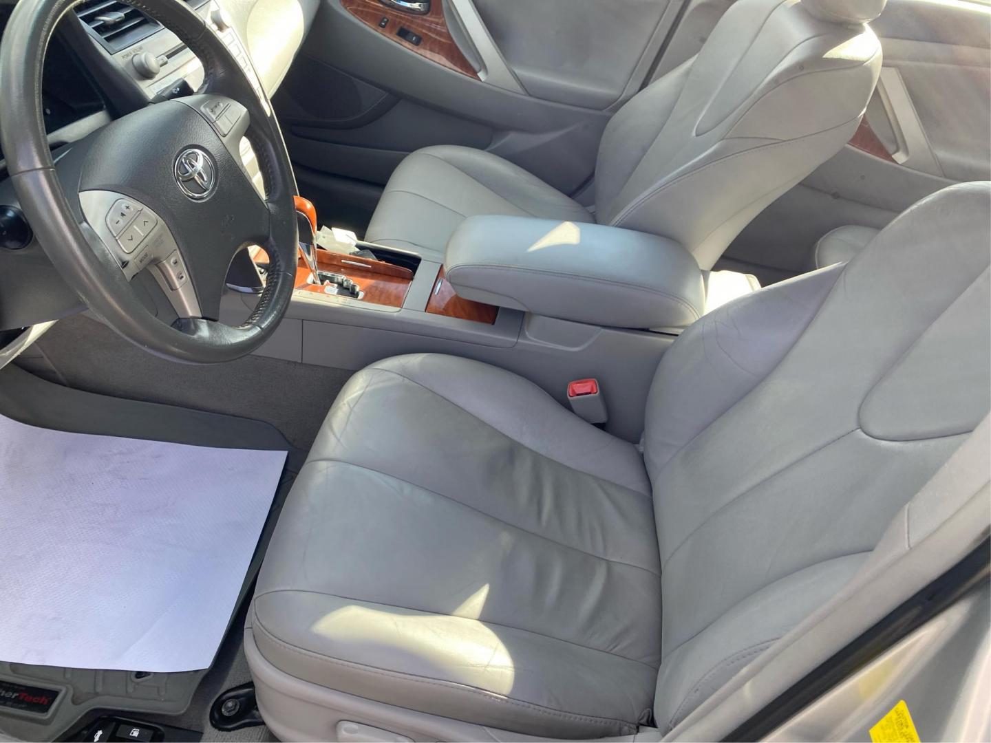 2011 SILVER TOYOTA CAMRY BASE (4T4BF3EK6BR) with an 2.5L engine, Automatic transmission, located at 908 SE 14th Street, Des Moines, IA, 50317, (515) 281-0330, 41.580303, -93.597046 - Photo#8