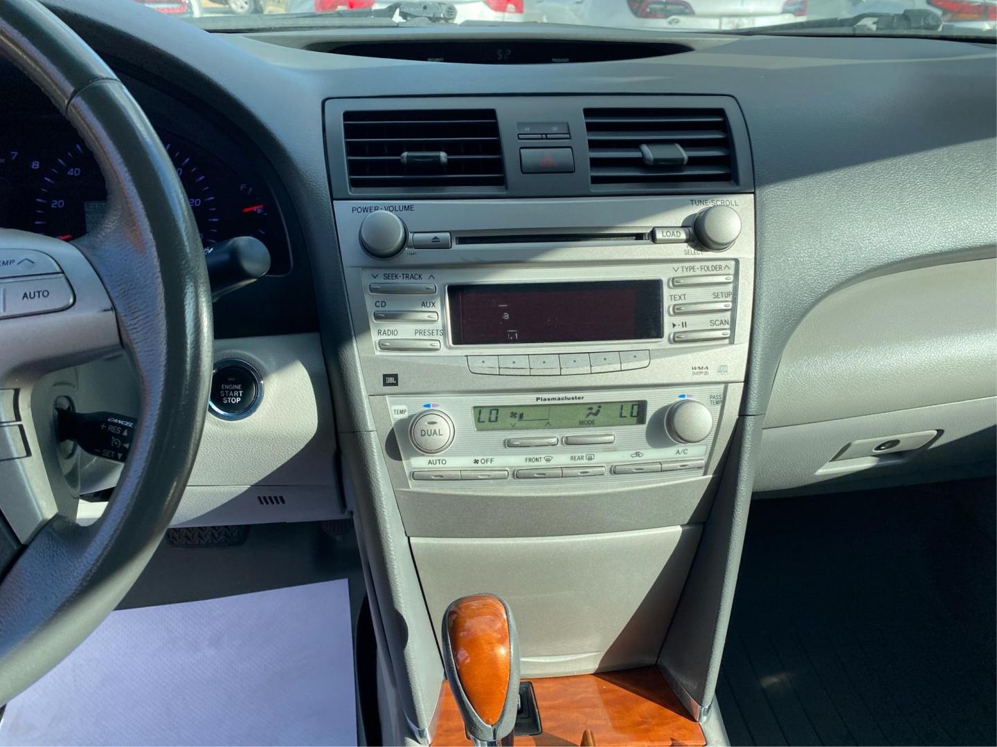 2011 SILVER TOYOTA CAMRY BASE (4T4BF3EK6BR) with an 2.5L engine, Automatic transmission, located at 908 SE 14th Street, Des Moines, IA, 50317, (515) 281-0330, 41.580303, -93.597046 - Photo#12