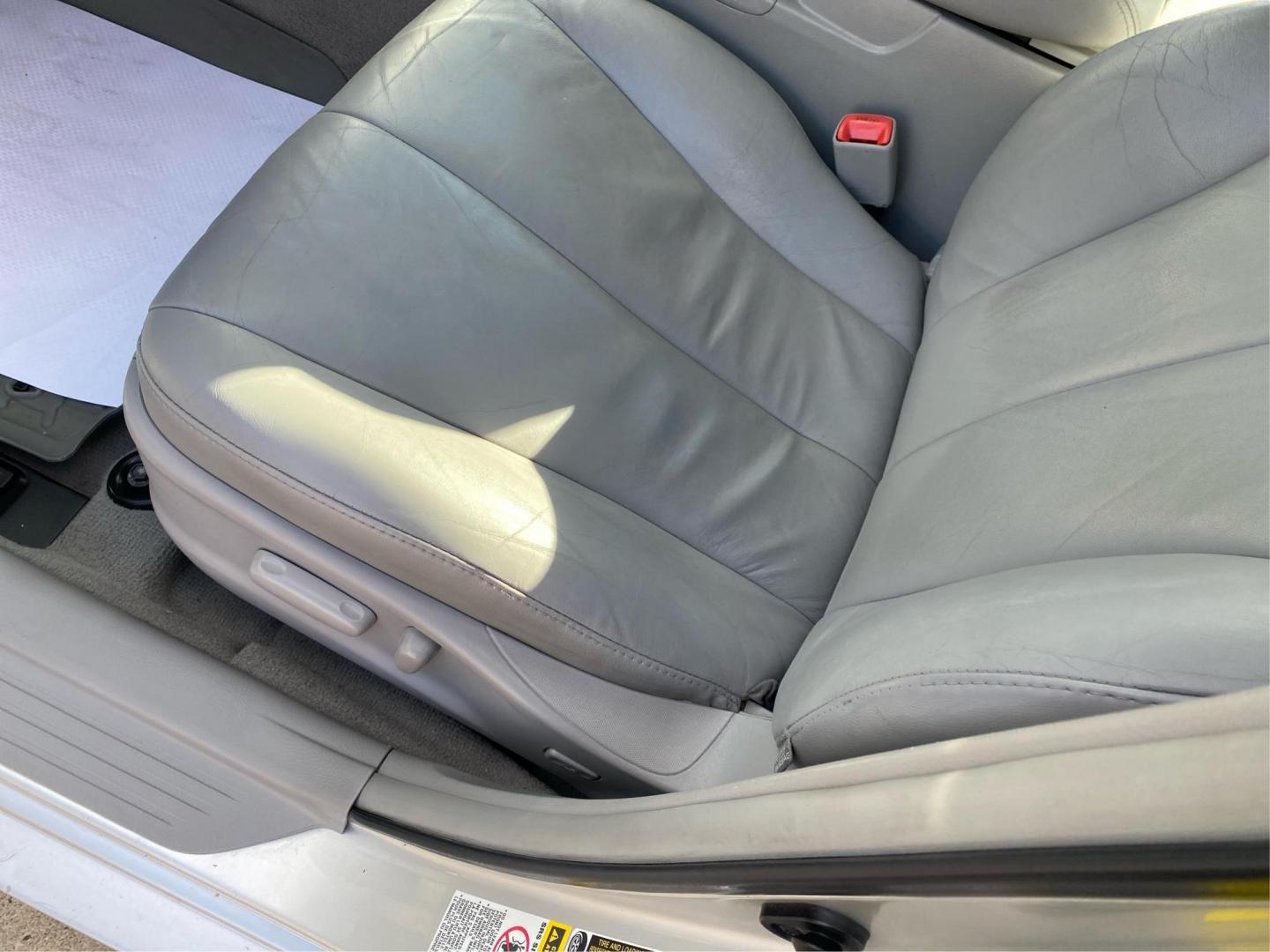 2011 SILVER TOYOTA CAMRY BASE (4T4BF3EK6BR) with an 2.5L engine, Automatic transmission, located at 908 SE 14th Street, Des Moines, IA, 50317, (515) 281-0330, 41.580303, -93.597046 - Photo#17