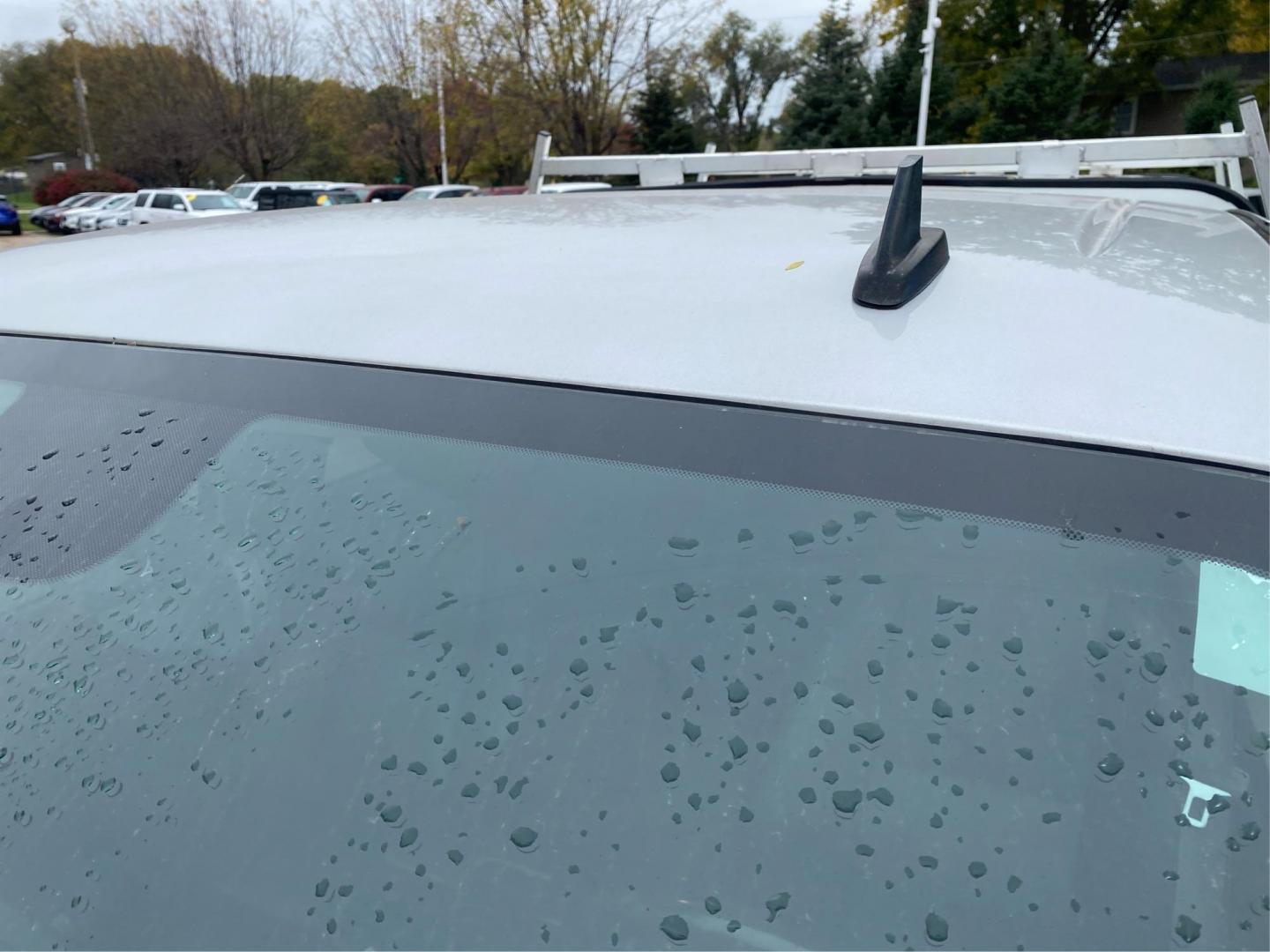 2011 SILVER CHEVROLET SILVERADO 1500 LT (1GCRKSE30BZ) with an 5.3L engine, Automatic transmission, located at 908 SE 14th Street, Des Moines, IA, 50317, (515) 281-0330, 41.580303, -93.597046 - Photo#11