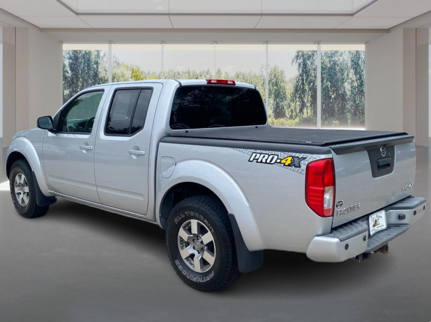2013 SILVER NISSAN FRONTIER S (1N6AD0EV8DN) with an 4.0L engine, Automatic transmission, located at 908 SE 14th Street, Des Moines, IA, 50317, (515) 281-0330, 41.580303, -93.597046 - Photo#4