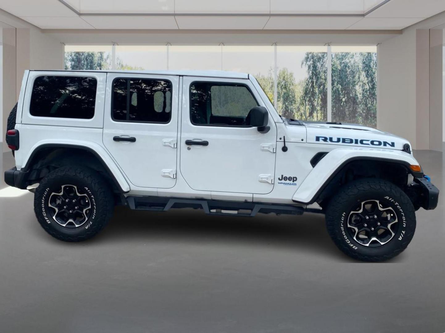 2021 WHITE JEEP WRANGLER UNLIMI RUBICON 4XE (1C4JJXR61MW) with an 2.0L engine, Automatic transmission, located at 908 SE 14th Street, Des Moines, IA, 50317, (515) 281-0330, 41.580303, -93.597046 - Photo#1