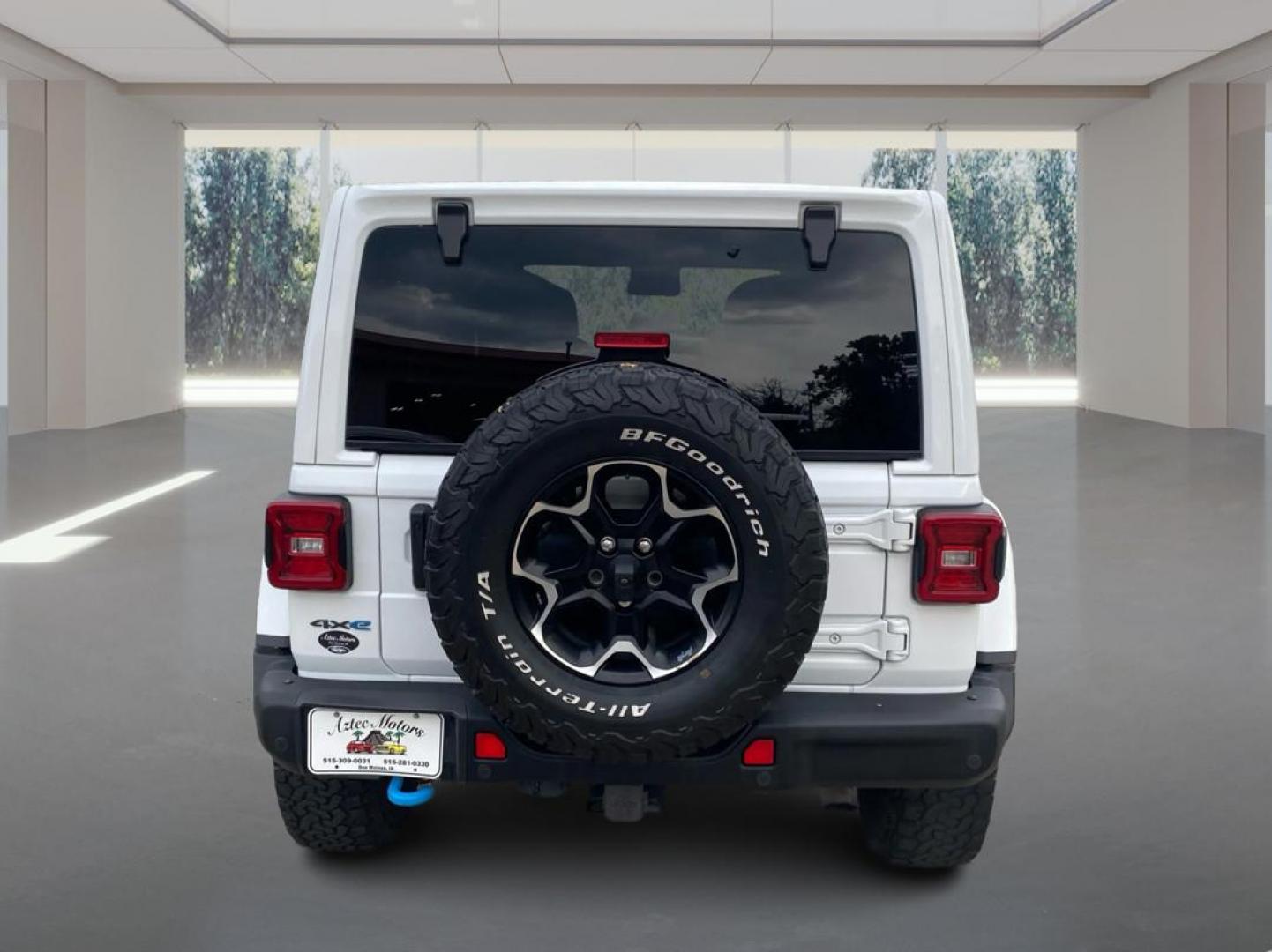2021 WHITE JEEP WRANGLER UNLIMI RUBICON 4XE (1C4JJXR61MW) with an 2.0L engine, Automatic transmission, located at 908 SE 14th Street, Des Moines, IA, 50317, (515) 281-0330, 41.580303, -93.597046 - Photo#3