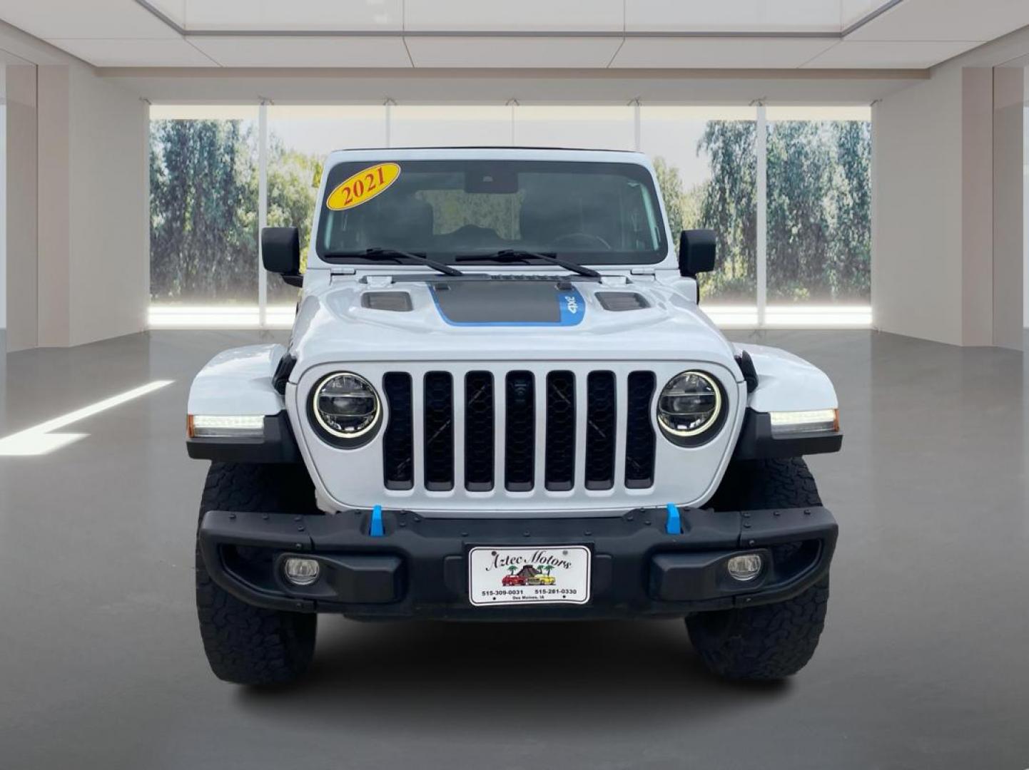 2021 WHITE JEEP WRANGLER UNLIMI RUBICON 4XE (1C4JJXR61MW) with an 2.0L engine, Automatic transmission, located at 908 SE 14th Street, Des Moines, IA, 50317, (515) 281-0330, 41.580303, -93.597046 - Photo#6