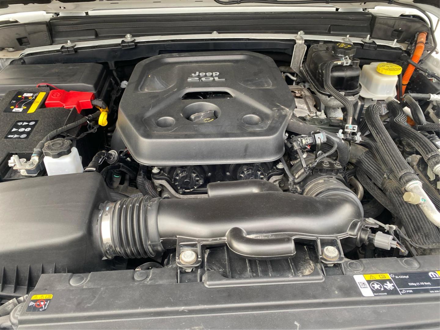 2021 WHITE JEEP WRANGLER UNLIMI RUBICON 4XE (1C4JJXR61MW) with an 2.0L engine, Automatic transmission, located at 908 SE 14th Street, Des Moines, IA, 50317, (515) 281-0330, 41.580303, -93.597046 - Photo#10