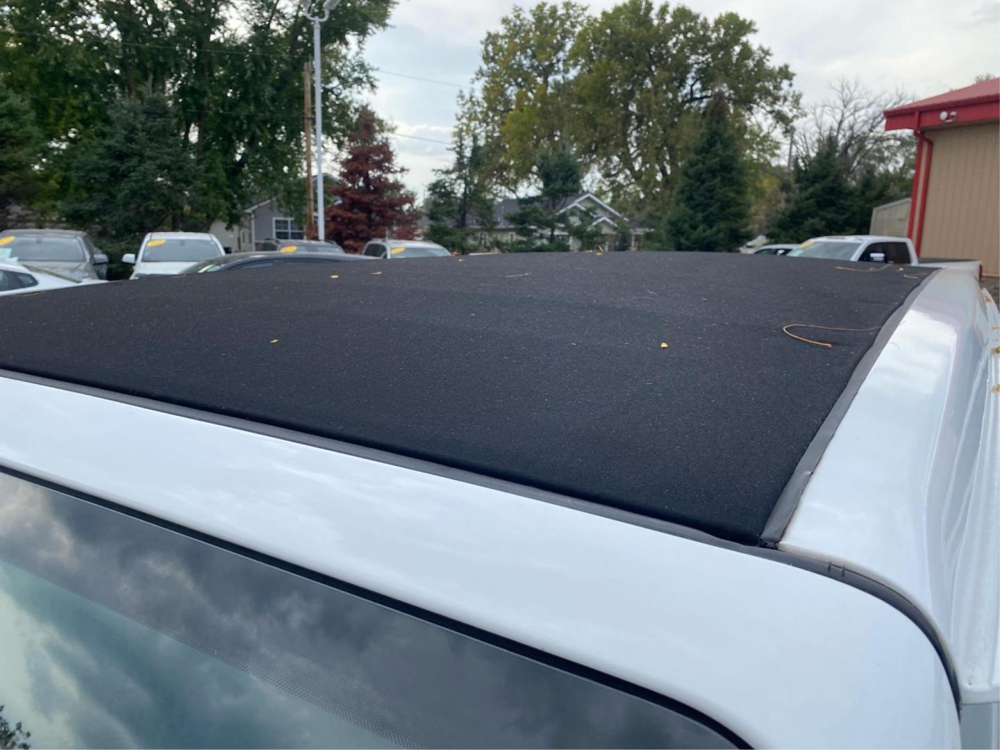 2021 WHITE JEEP WRANGLER UNLIMI RUBICON 4XE (1C4JJXR61MW) with an 2.0L engine, Automatic transmission, located at 908 SE 14th Street, Des Moines, IA, 50317, (515) 281-0330, 41.580303, -93.597046 - Photo#11