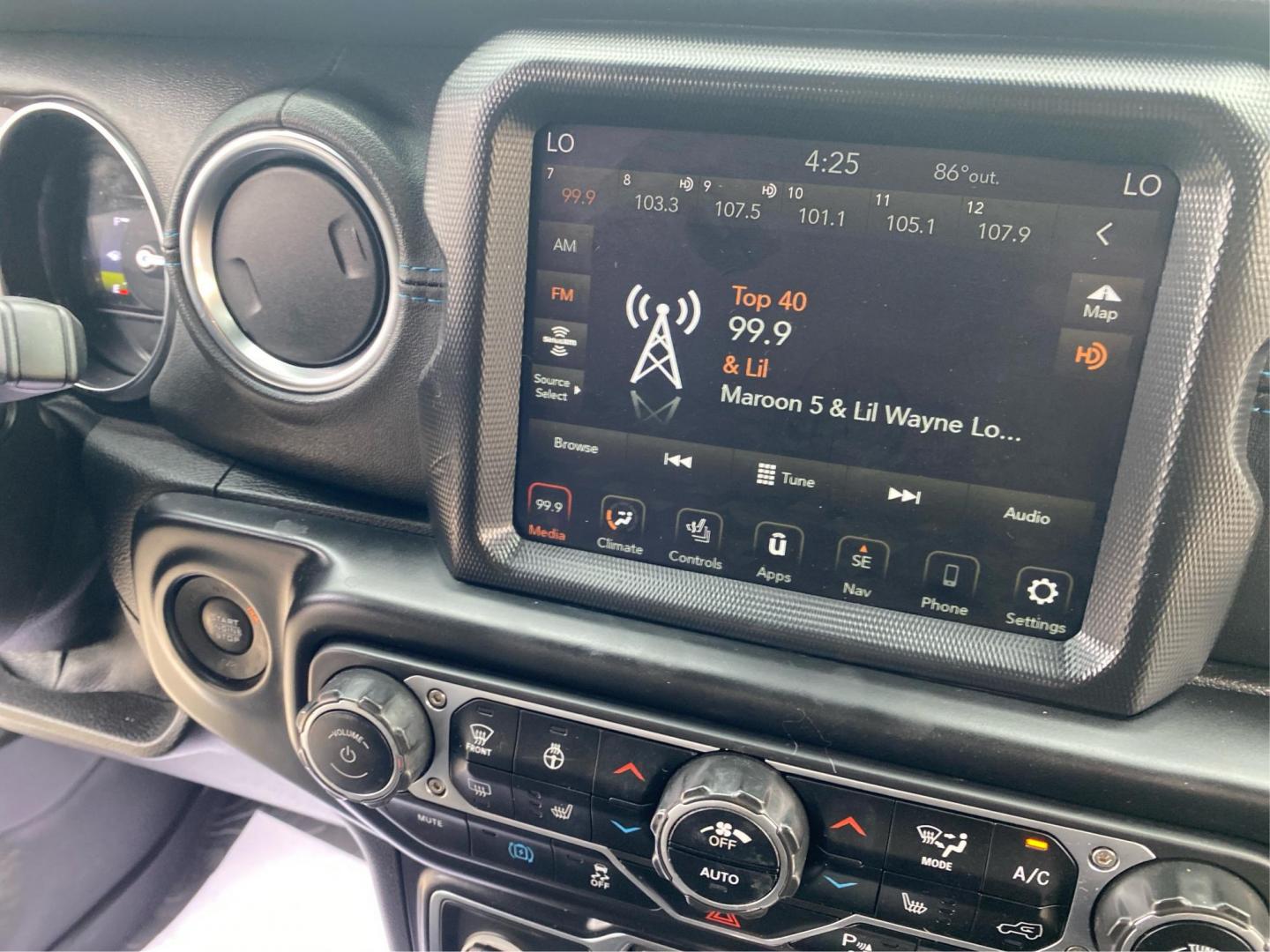 2021 WHITE JEEP WRANGLER UNLIMI RUBICON 4XE (1C4JJXR61MW) with an 2.0L engine, Automatic transmission, located at 908 SE 14th Street, Des Moines, IA, 50317, (515) 281-0330, 41.580303, -93.597046 - Photo#13