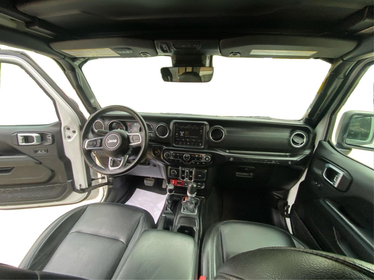 2021 WHITE JEEP WRANGLER UNLIMI RUBICON 4XE (1C4JJXR61MW) with an 2.0L engine, Automatic transmission, located at 908 SE 14th Street, Des Moines, IA, 50317, (515) 281-0330, 41.580303, -93.597046 - Photo#22