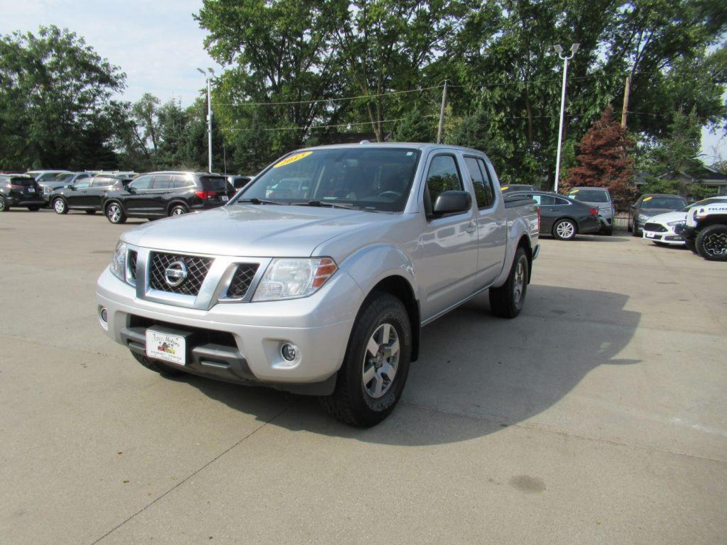 2018 GRAY NISSAN FRONTIER SV (1N6AD0EV4JN) with an 4.0L engine, Automatic transmission, located at 908 SE 14th Street, Des Moines, IA, 50317, (515) 281-0330, 41.580303, -93.597046 - Photo#0