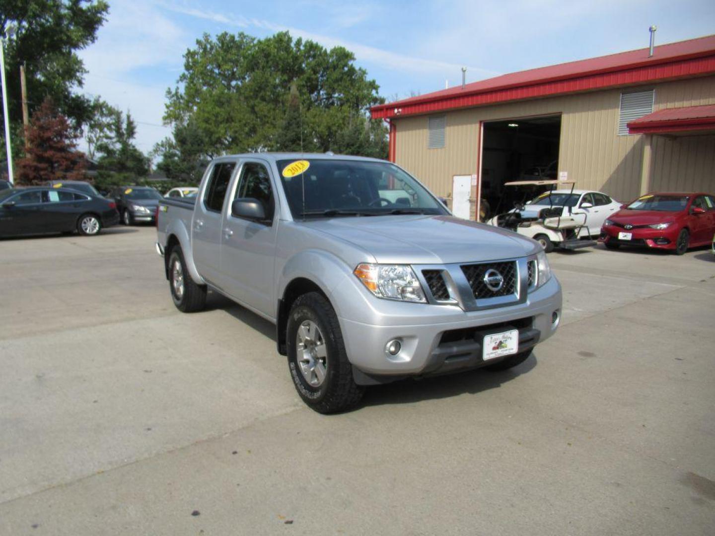2018 GRAY NISSAN FRONTIER SV (1N6AD0EV4JN) with an 4.0L engine, Automatic transmission, located at 908 SE 14th Street, Des Moines, IA, 50317, (515) 281-0330, 41.580303, -93.597046 - Photo#2