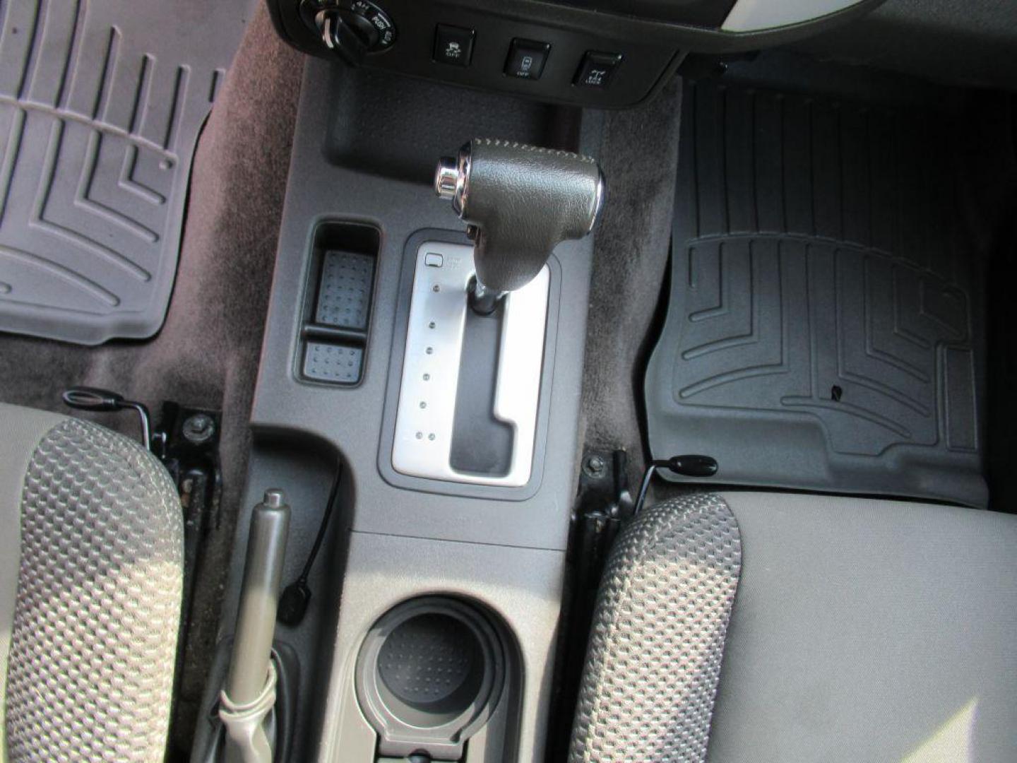 2018 GRAY NISSAN FRONTIER SV (1N6AD0EV4JN) with an 4.0L engine, Automatic transmission, located at 908 SE 14th Street, Des Moines, IA, 50317, (515) 281-0330, 41.580303, -93.597046 - Photo#19