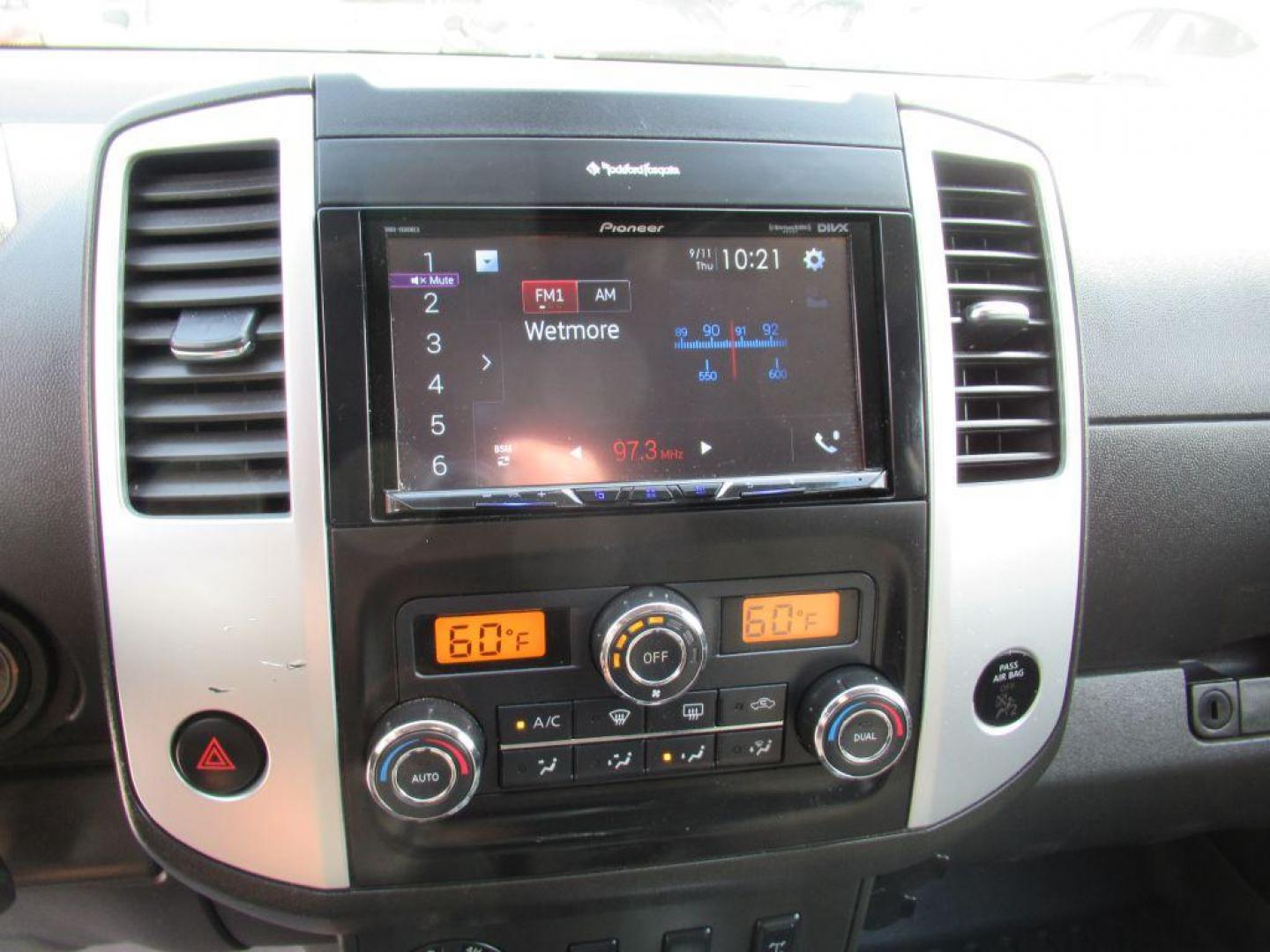 2018 GRAY NISSAN FRONTIER SV (1N6AD0EV4JN) with an 4.0L engine, Automatic transmission, located at 908 SE 14th Street, Des Moines, IA, 50317, (515) 281-0330, 41.580303, -93.597046 - Photo#21