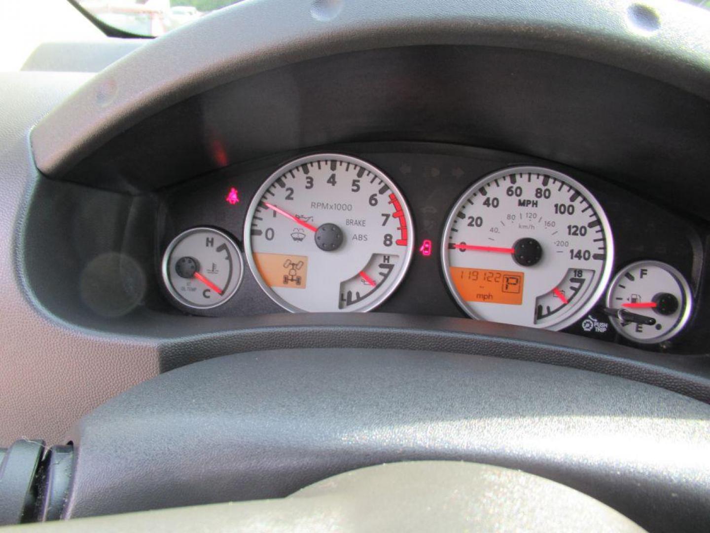 2018 GRAY NISSAN FRONTIER SV (1N6AD0EV4JN) with an 4.0L engine, Automatic transmission, located at 908 SE 14th Street, Des Moines, IA, 50317, (515) 281-0330, 41.580303, -93.597046 - Photo#24