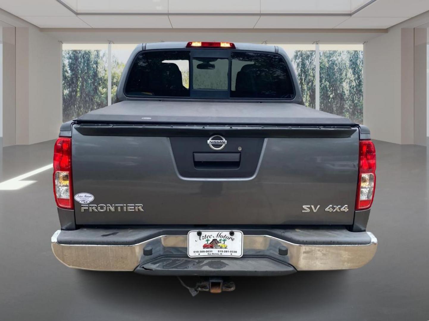 2018 GRAY NISSAN FRONTIER SV (1N6AD0EV4JN) with an 4.0L engine, Automatic transmission, located at 908 SE 14th Street, Des Moines, IA, 50317, (515) 281-0330, 41.580303, -93.597046 - Photo#3