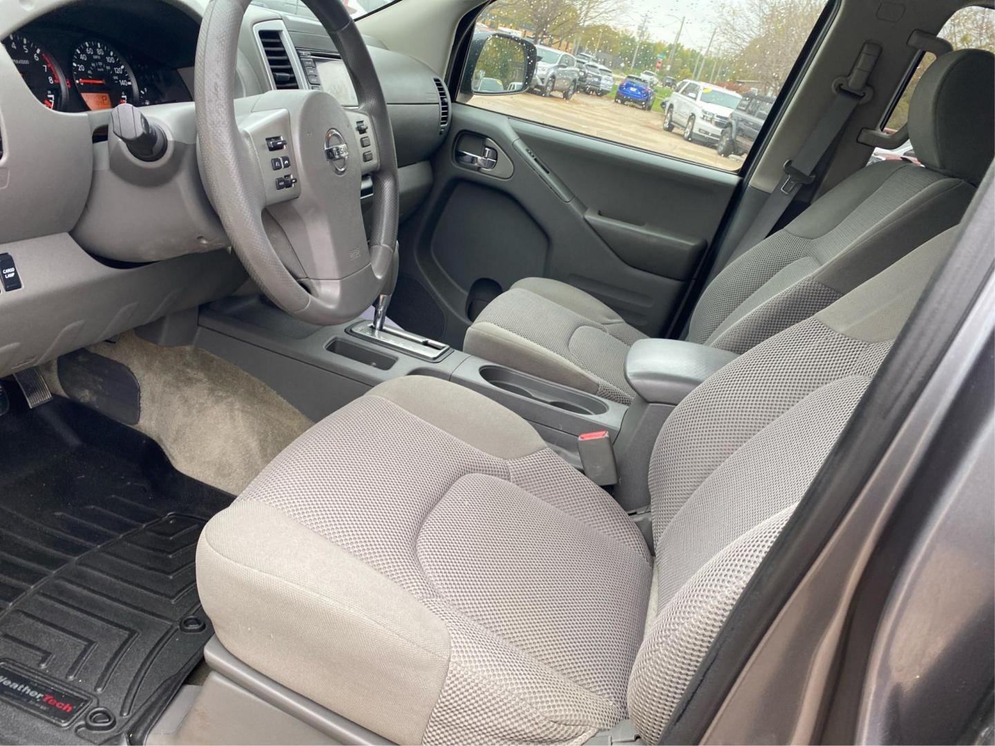 2018 GRAY NISSAN FRONTIER SV (1N6AD0EV4JN) with an 4.0L engine, Automatic transmission, located at 908 SE 14th Street, Des Moines, IA, 50317, (515) 281-0330, 41.580303, -93.597046 - Photo#7