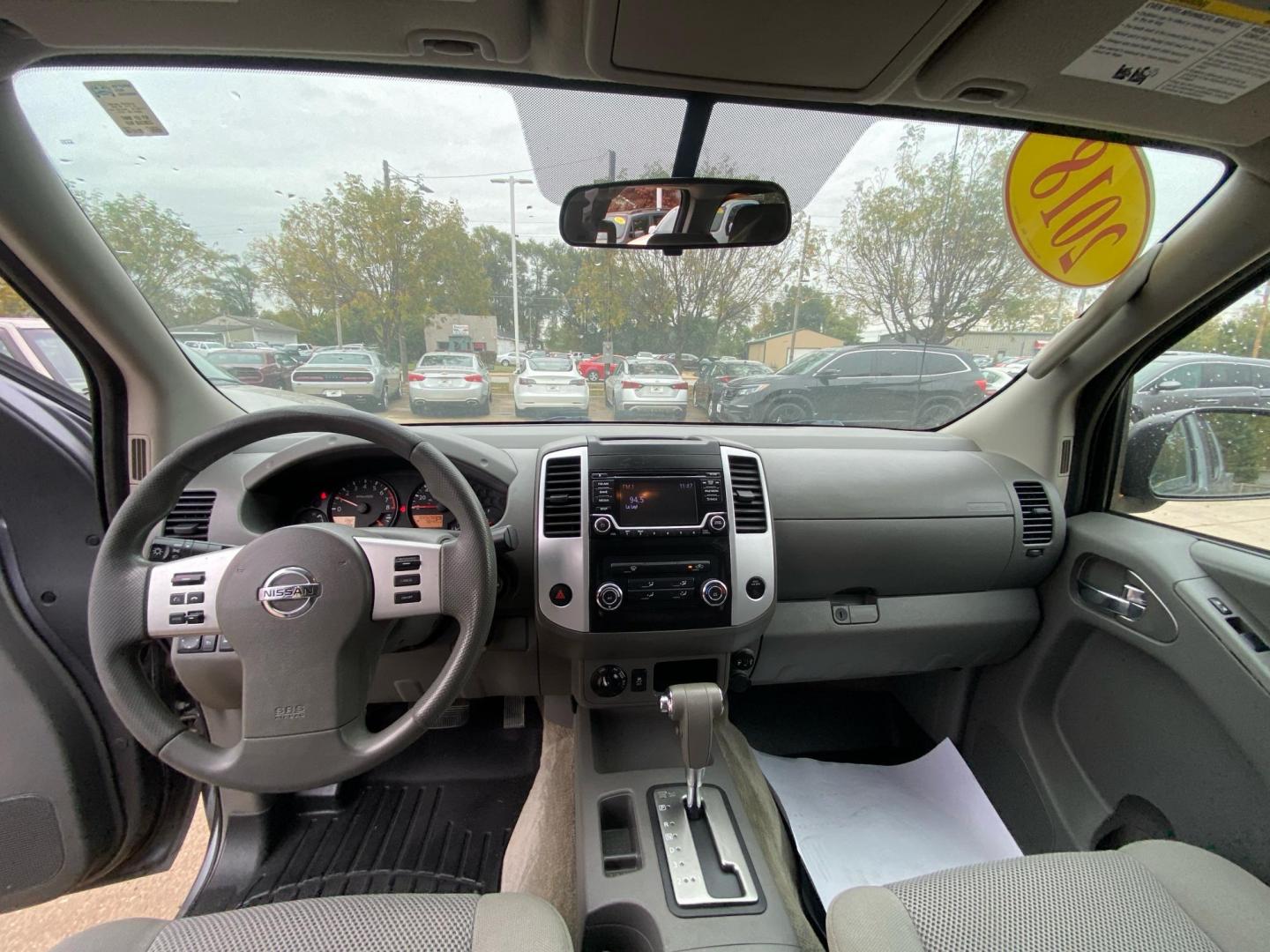 2018 GRAY NISSAN FRONTIER SV (1N6AD0EV4JN) with an 4.0L engine, Automatic transmission, located at 908 SE 14th Street, Des Moines, IA, 50317, (515) 281-0330, 41.580303, -93.597046 - Photo#19